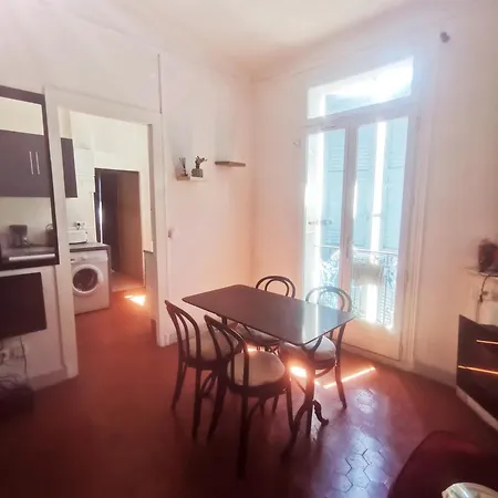 Apartment Dans Le Centre De Raphael *